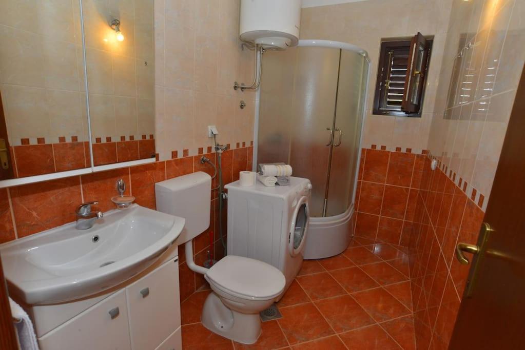D Apartment Kotor Zewnętrze zdjęcie