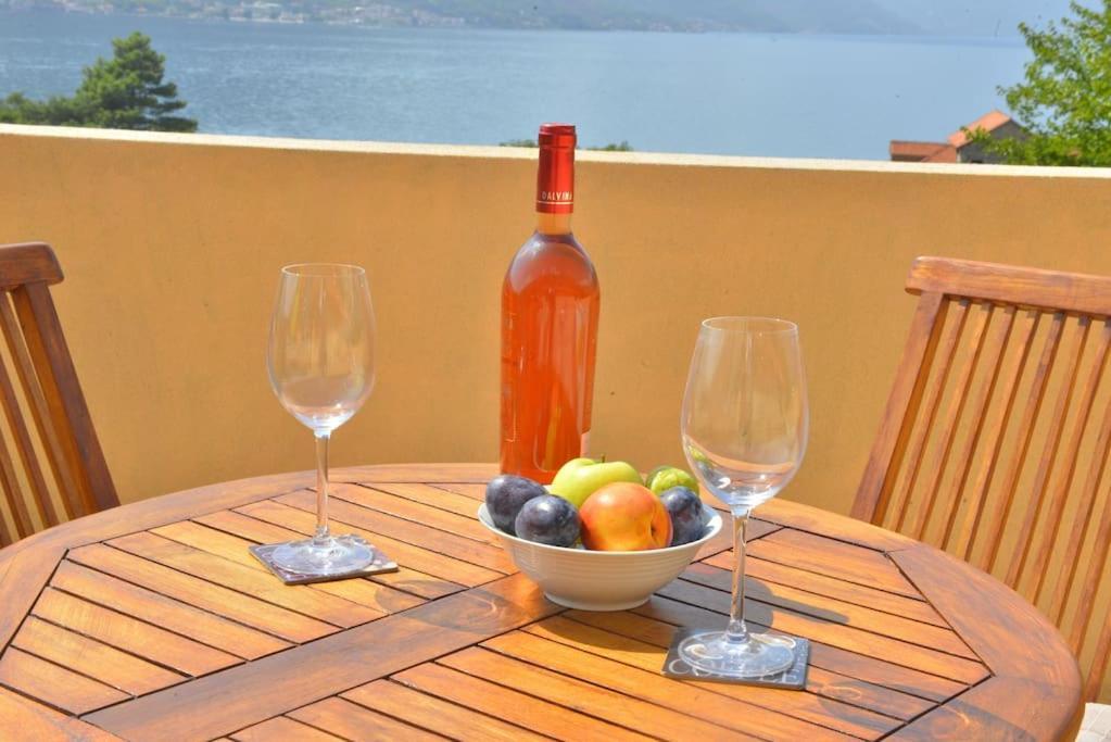 D Apartment Kotor Zewnętrze zdjęcie