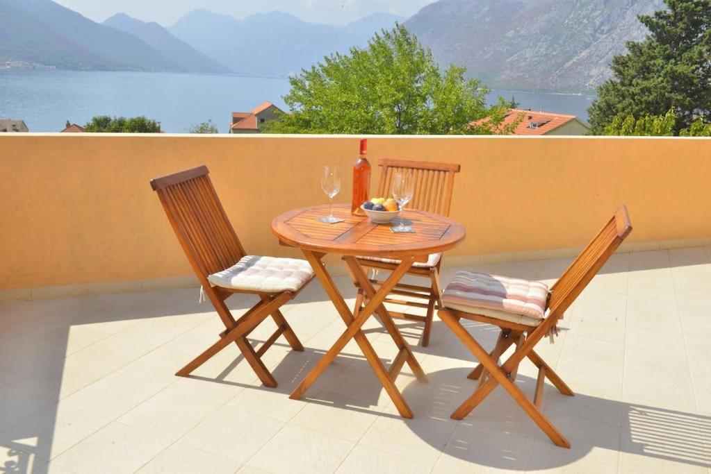 D Apartment Kotor Zewnętrze zdjęcie