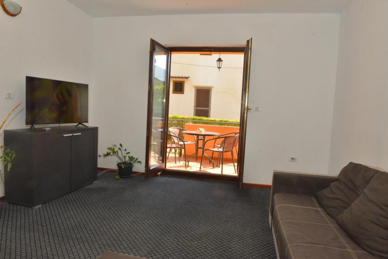 D Apartment Kotor Zewnętrze zdjęcie