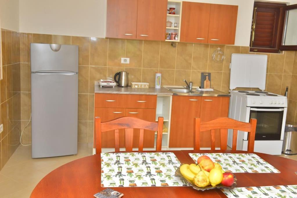 D Apartment Kotor Zewnętrze zdjęcie